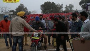 manuke_gill_(moga)_kabaddi_cup_11_jan_2015